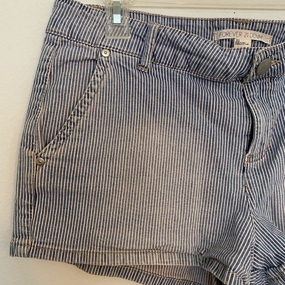 Pinstripe forever 21 shorts - size 31 - Picture 3 of 4